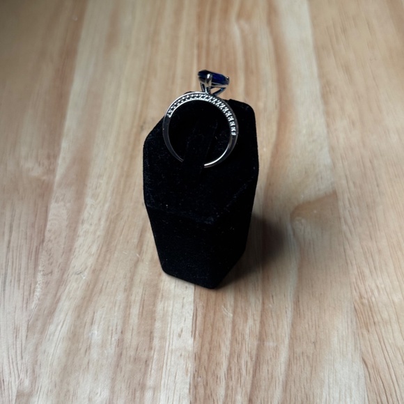 GLAMOUR ENGAGEMENT RING SIZE 6 - Picture 5 of 5